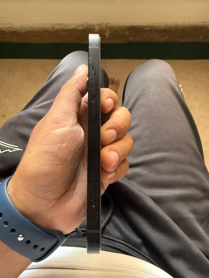 Apple iPhone 13 9
