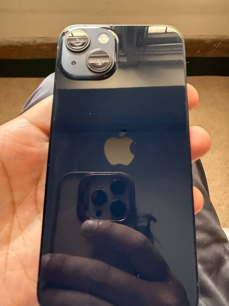 Apple iPhone 13 11