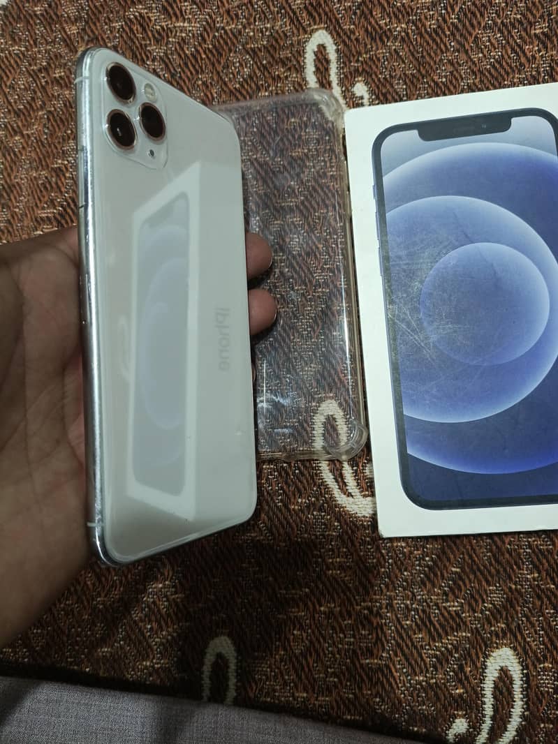 Apple iPhone 12 1