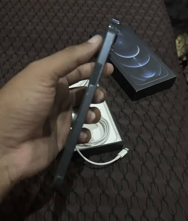 Apple iPhone 12 Pro Max 3