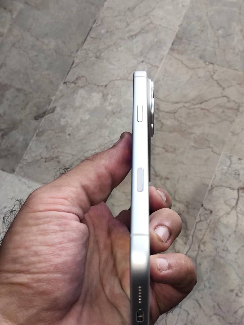Apple iPhone 17 Pro Max 2