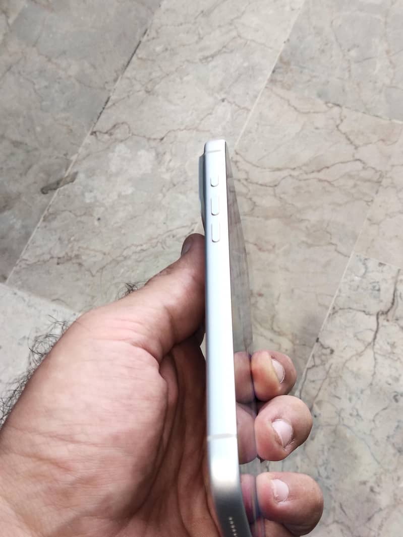 Apple iPhone 17 Pro Max 3