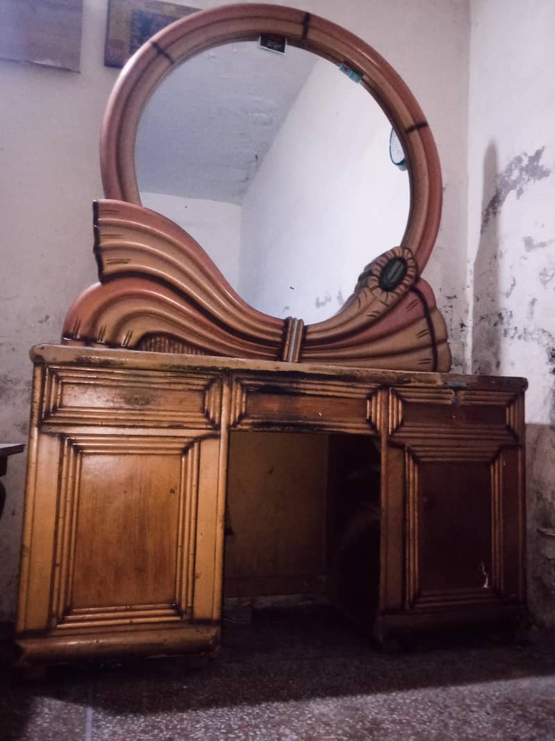 Dressing Table 0