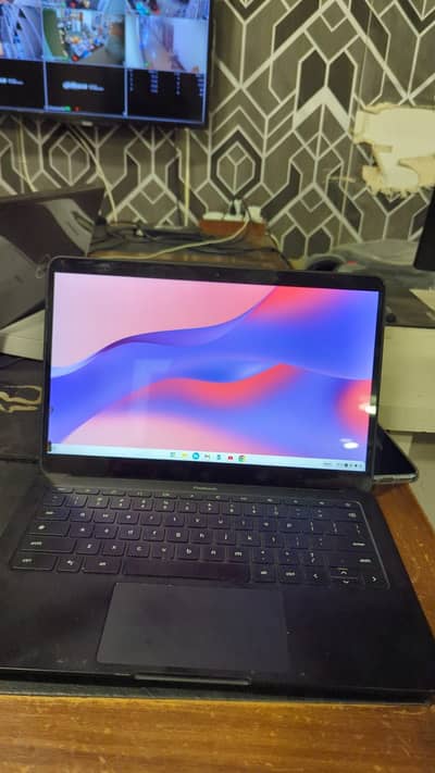 Pixel Book Go i5 8th gen minor spot