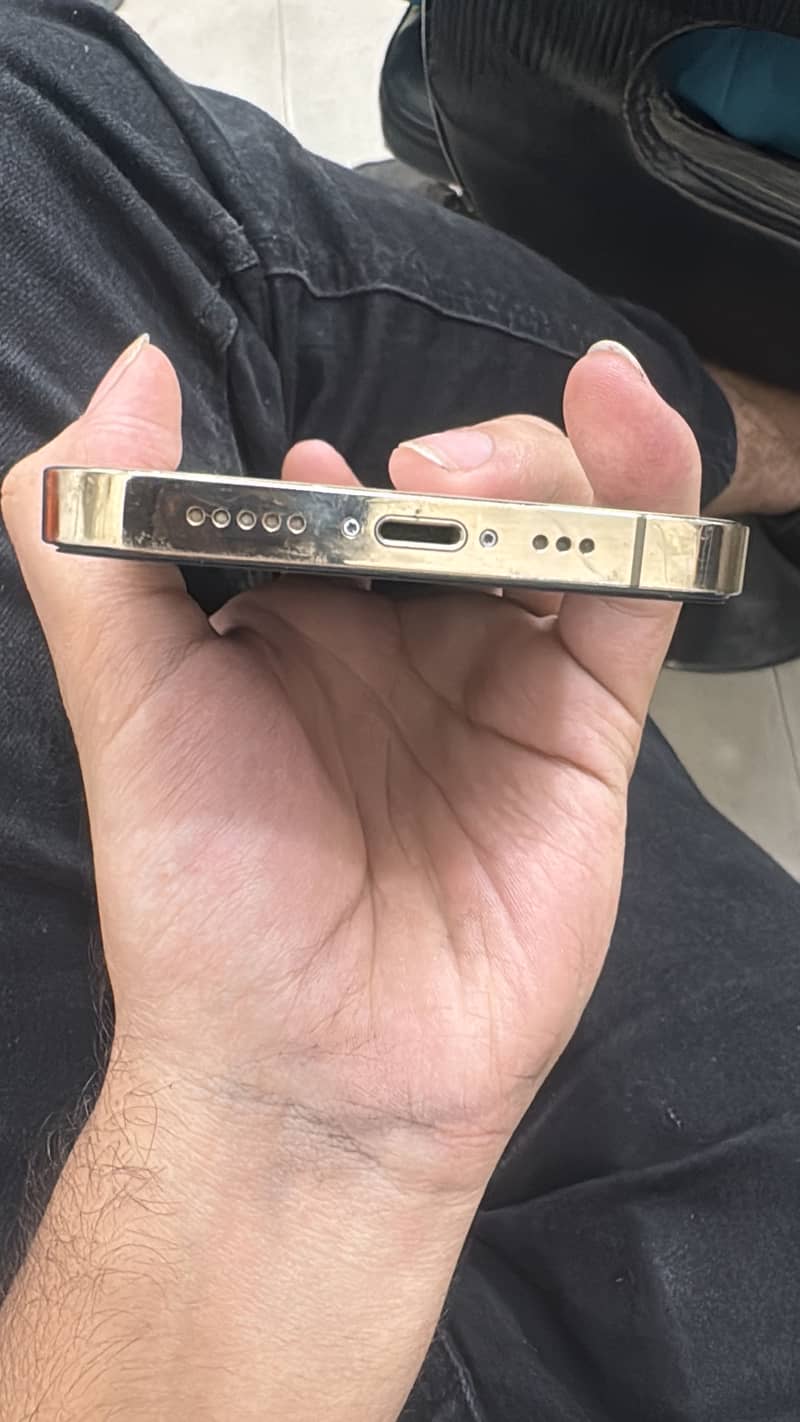 Apple iPhone 12 Pro 1
