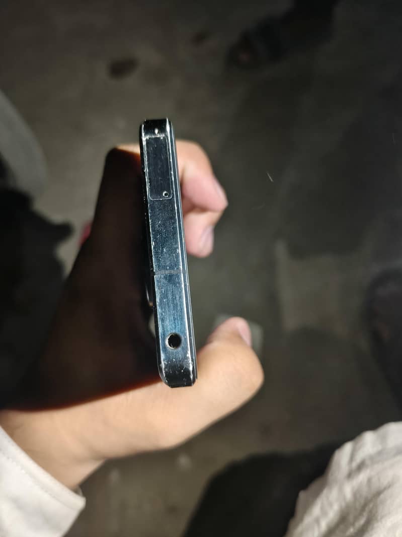 Aquos R7 0