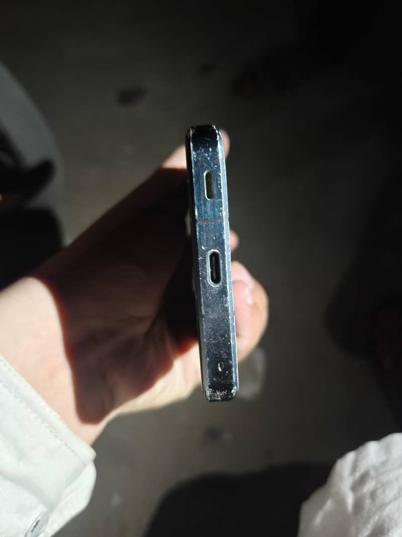 Aquos R7 1