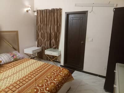 Apartment for sale 3 bed drawing dining badar commercial dha phase 5 Karachi