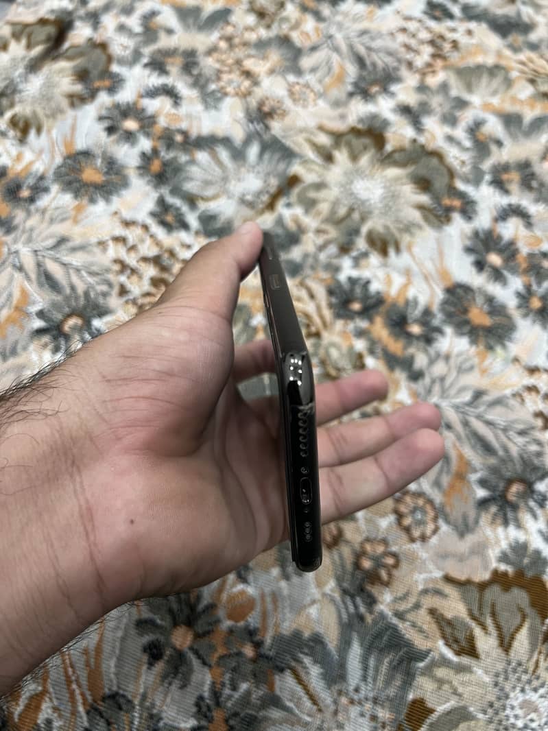 Apple iPhone 11 Pro 1