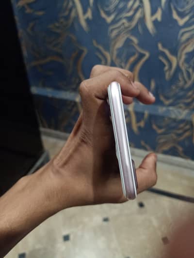 iPhone 7+ 128gb non pta but sim life time working
