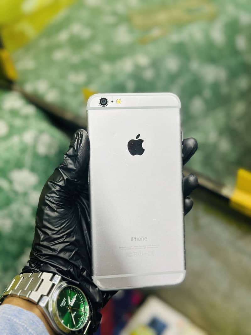 Apple iPhone 6 Plus 0