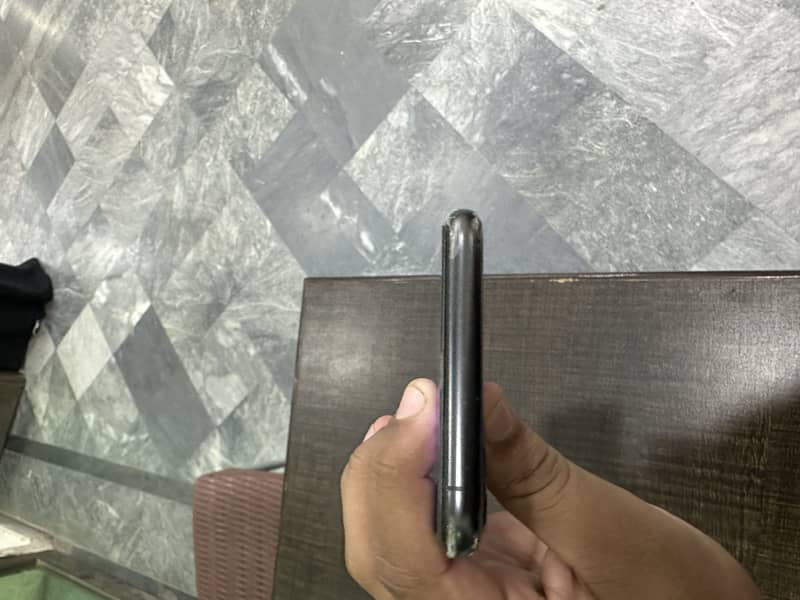 Apple iPhone 11 Pro Max 7