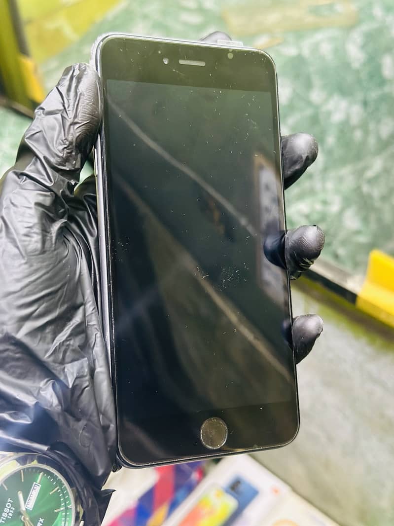 Apple iPhone 6 Plus 4