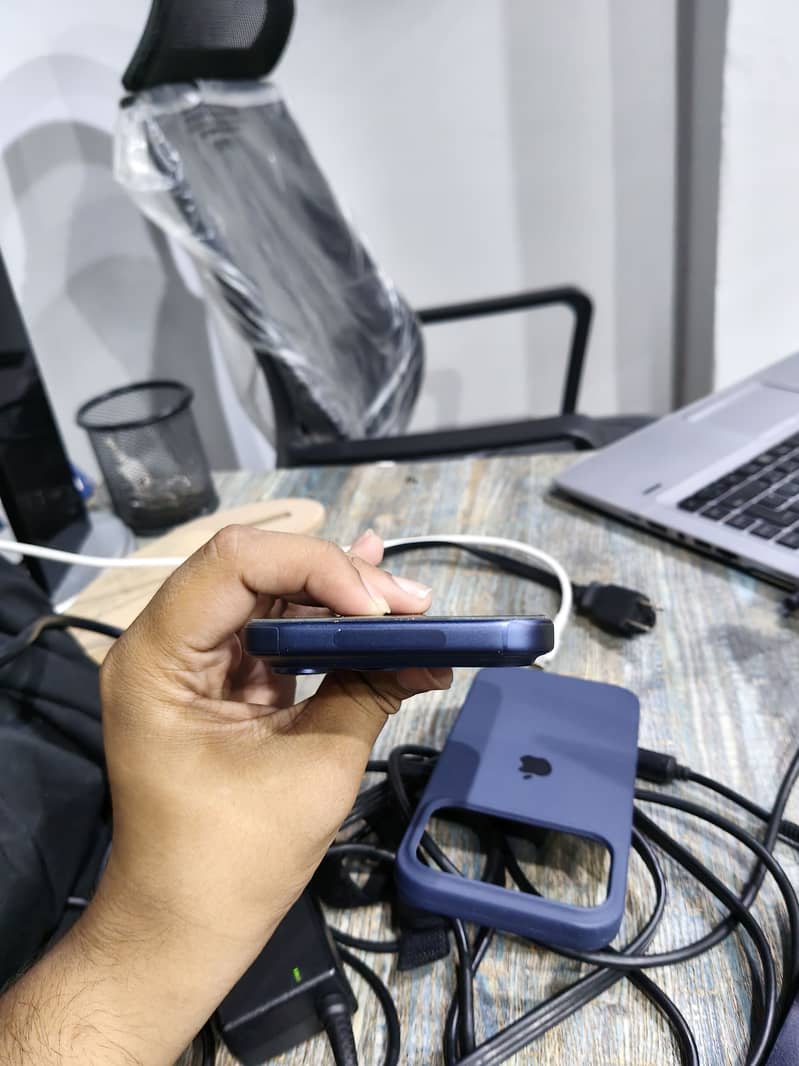 Apple iPhone 17 Pro Max 1