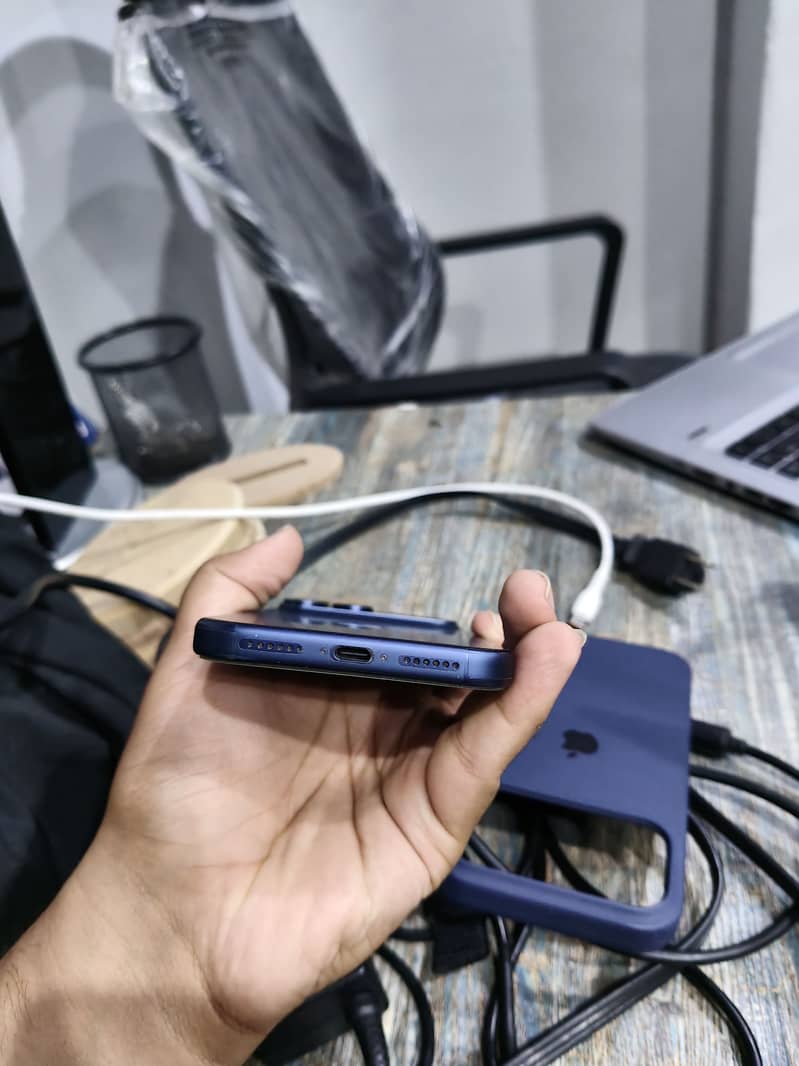 Apple iPhone 17 Pro Max 3