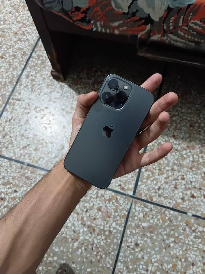 Apple iPhone 13 Pro 1