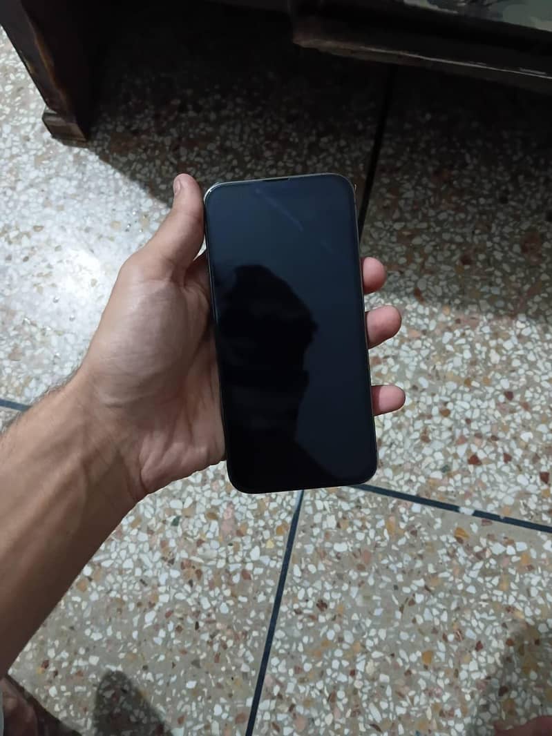 Apple iPhone 13 Pro 2