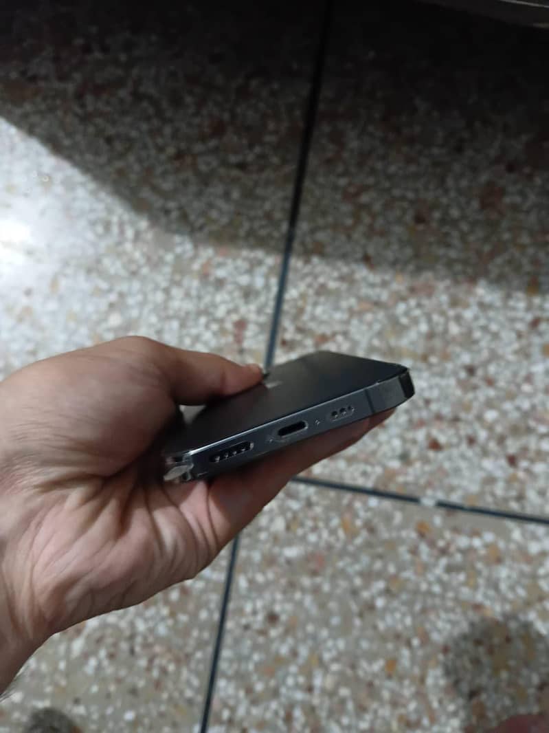 Apple iPhone 13 Pro 8