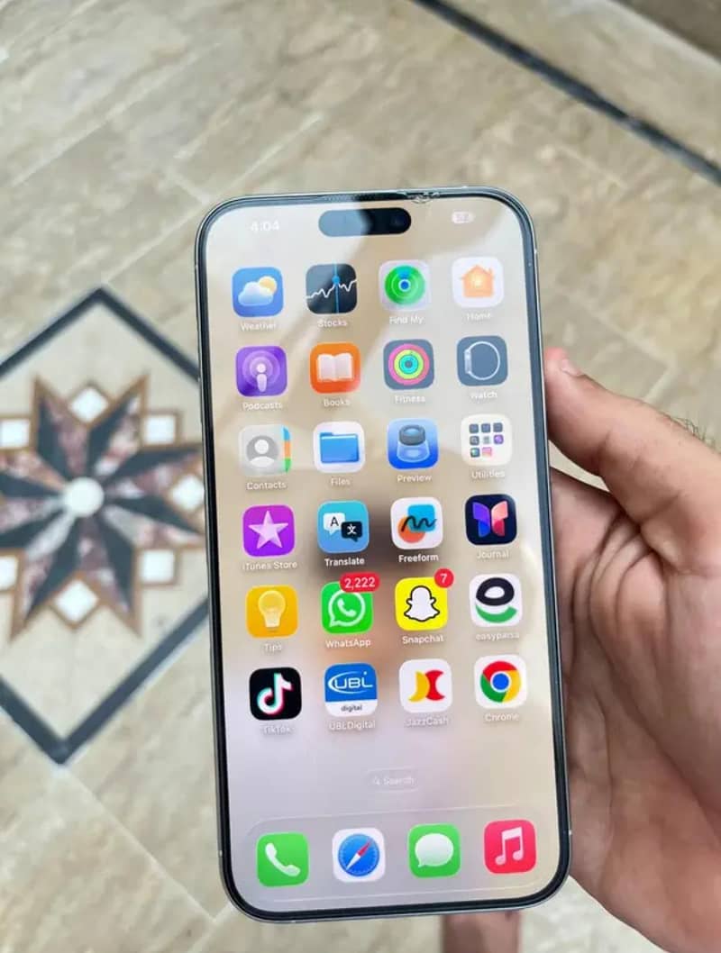 Apple iPhone 15 Pro Max 3