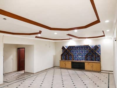 1 Kanal Ground Floor Portion Available For Rent