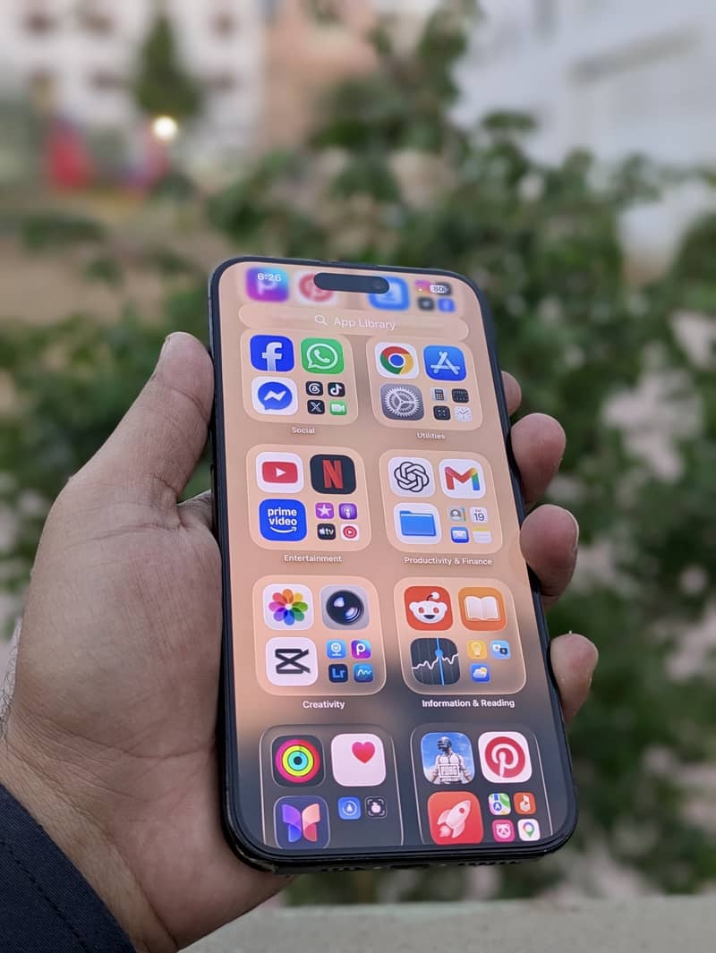 Apple iPhone 15 Pro Max 0