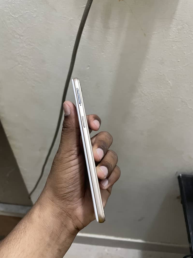 OPPO A37 1