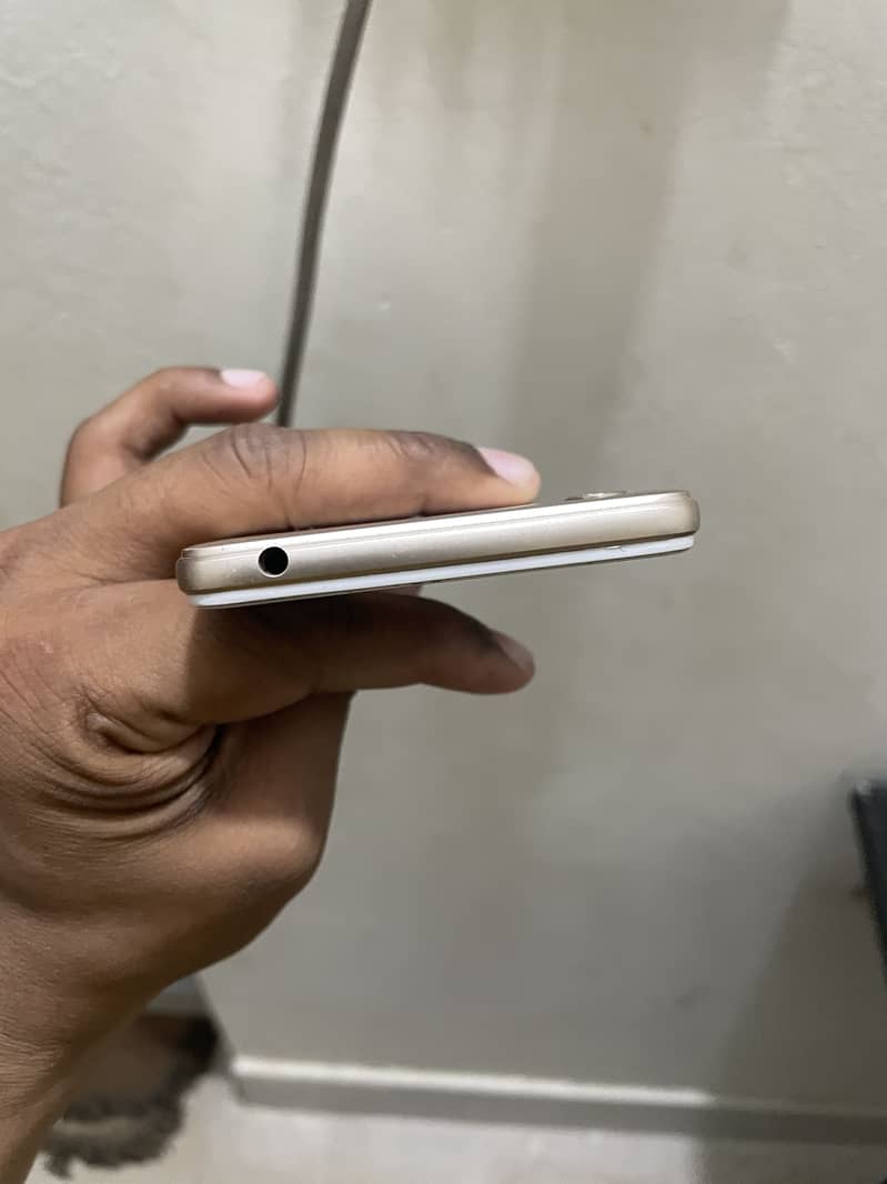 OPPO A37 2