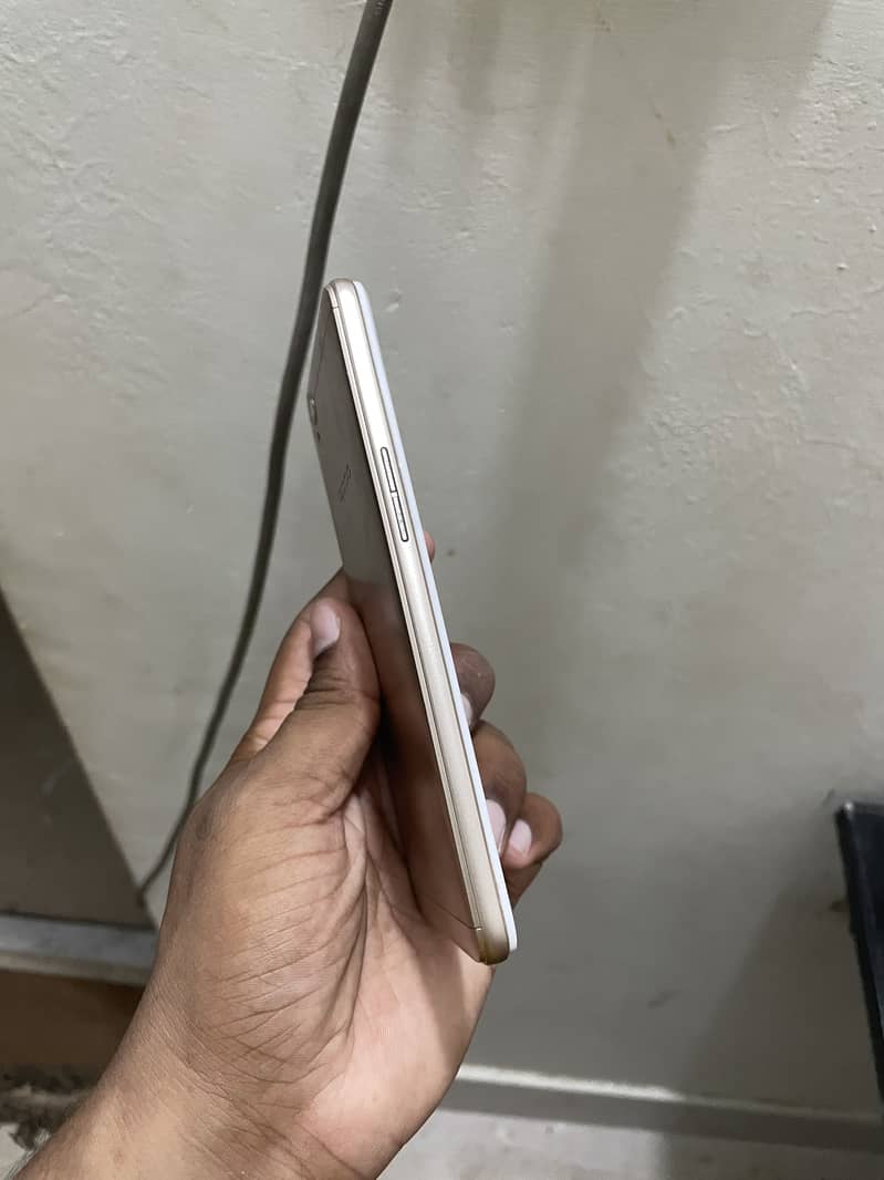 OPPO A37 5