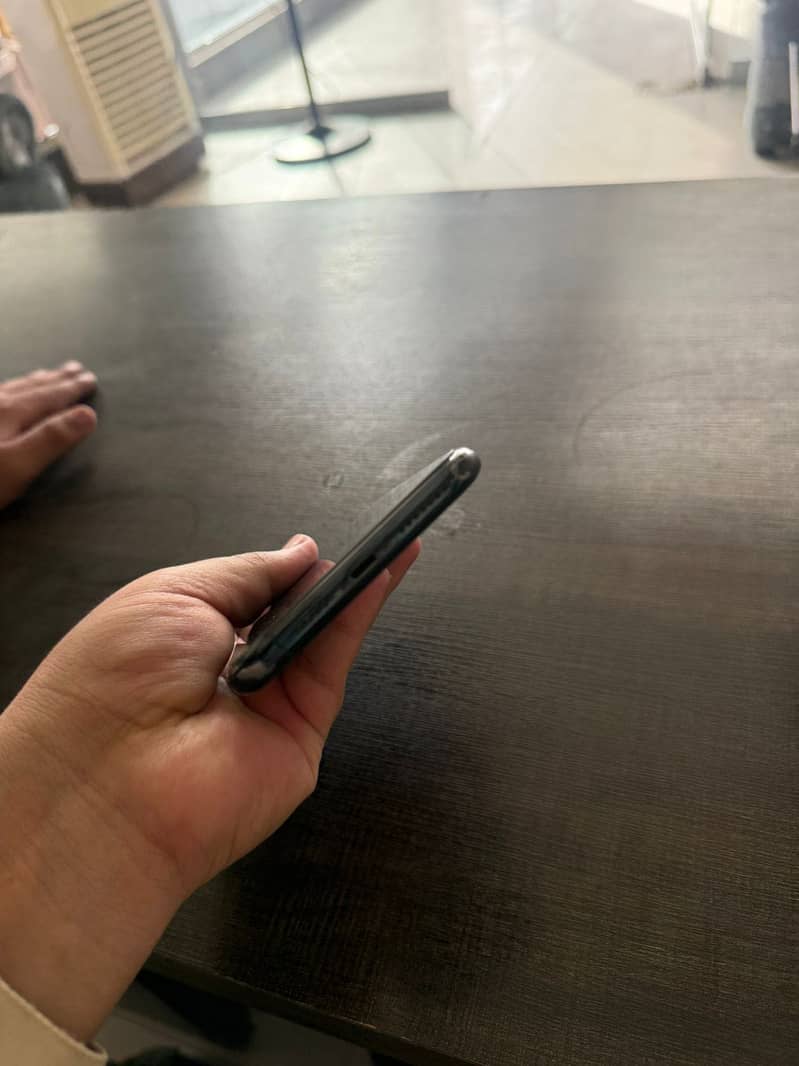 Apple iPhone 11 Pro Max 5