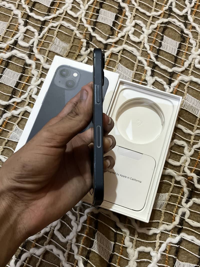 iPhone 13 with box 4