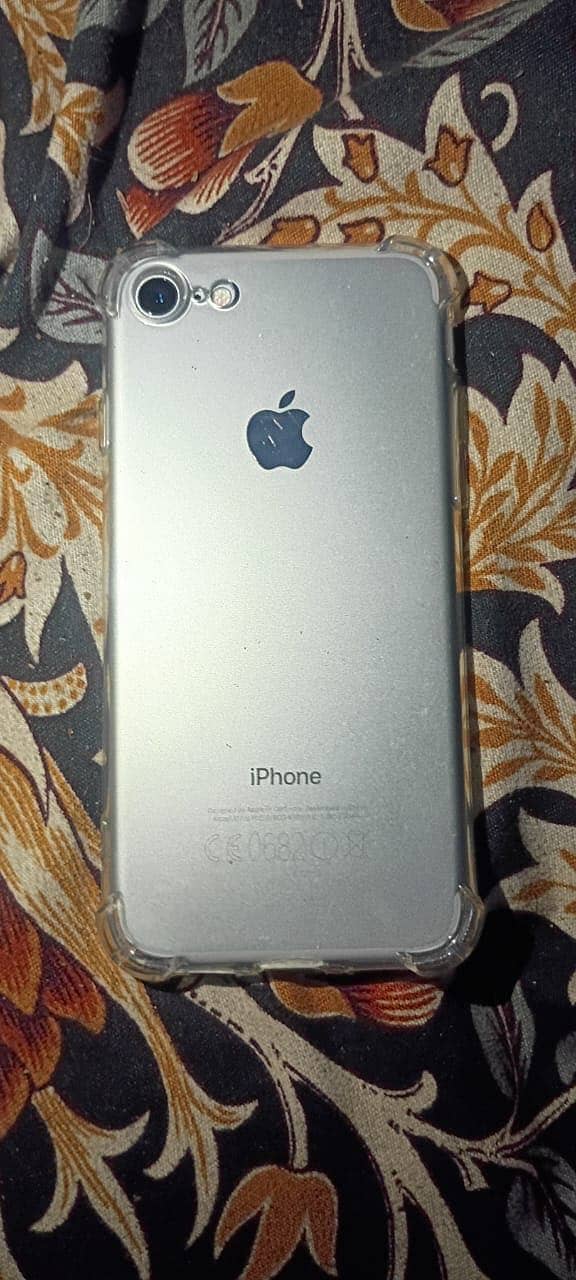 Apple iPhone 7 4