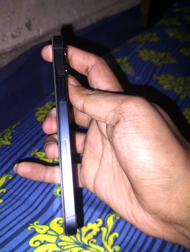 Apple iPhone 12 5