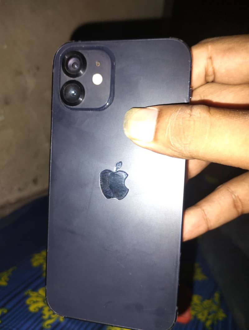 Apple iPhone 12 8