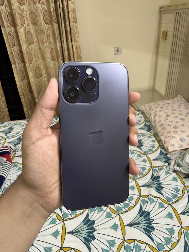 Apple iPhone 14 Pro Max 1