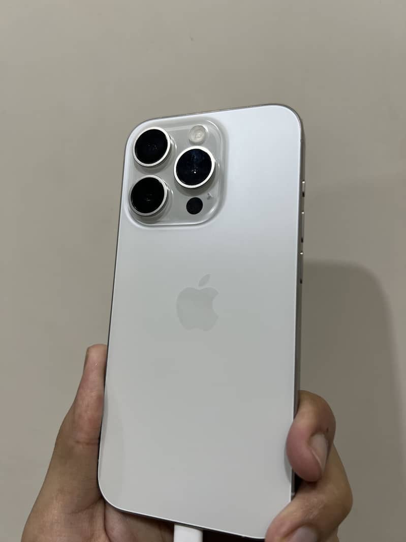 Apple iPhone 15 Pro 1