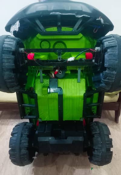 Full jambo size Kids 4X4 jeep car with remote/swing mode/Bluetooth/