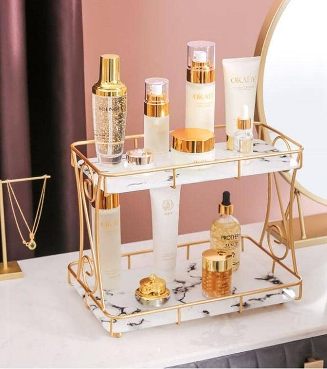 Makeup organizer 1