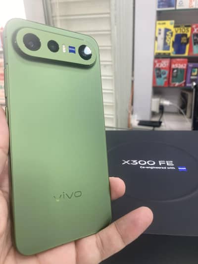 Vivo X300 FE Olive