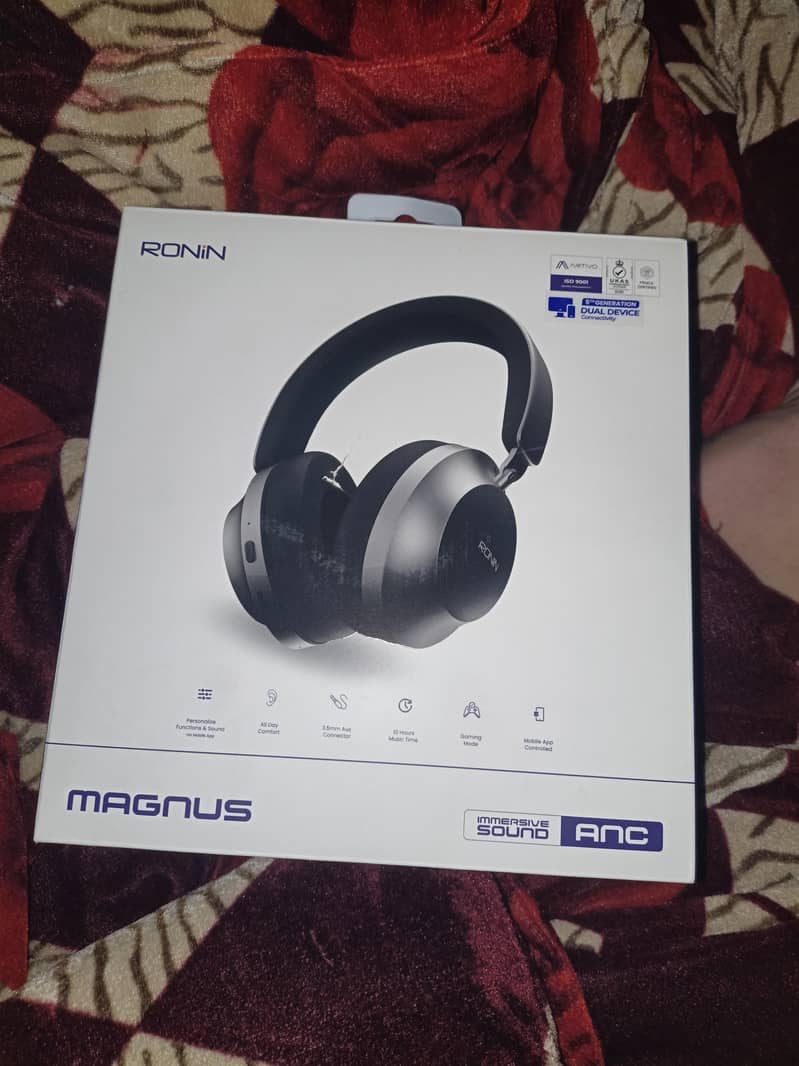 ronin headphones  Bluetooth 0