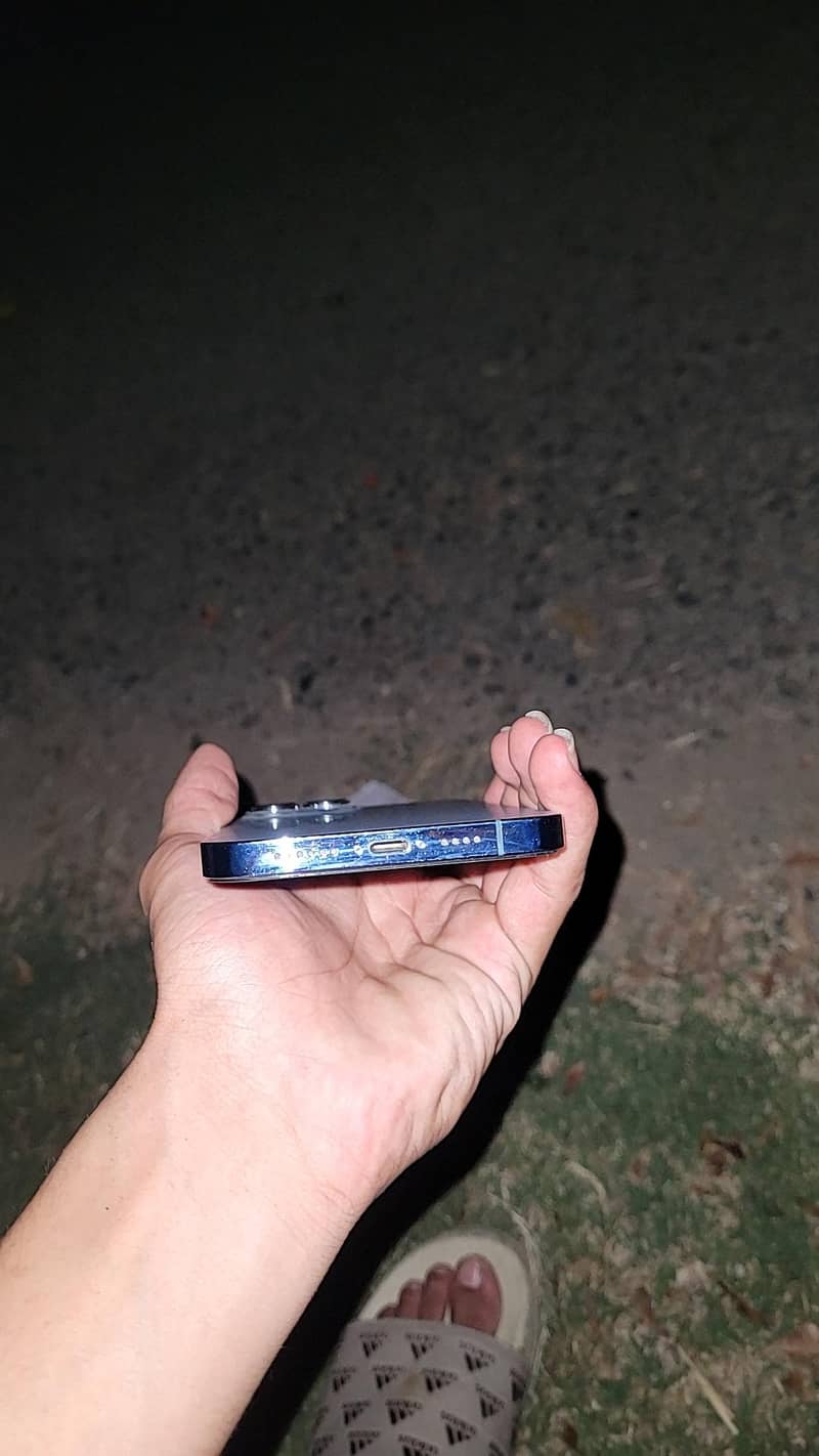 Apple iPhone 13 Pro Max 2