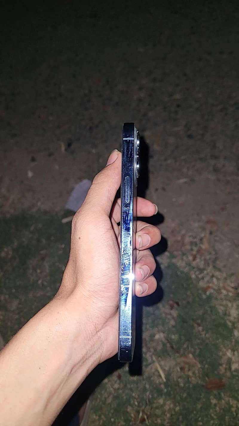 Apple iPhone 13 Pro Max 3