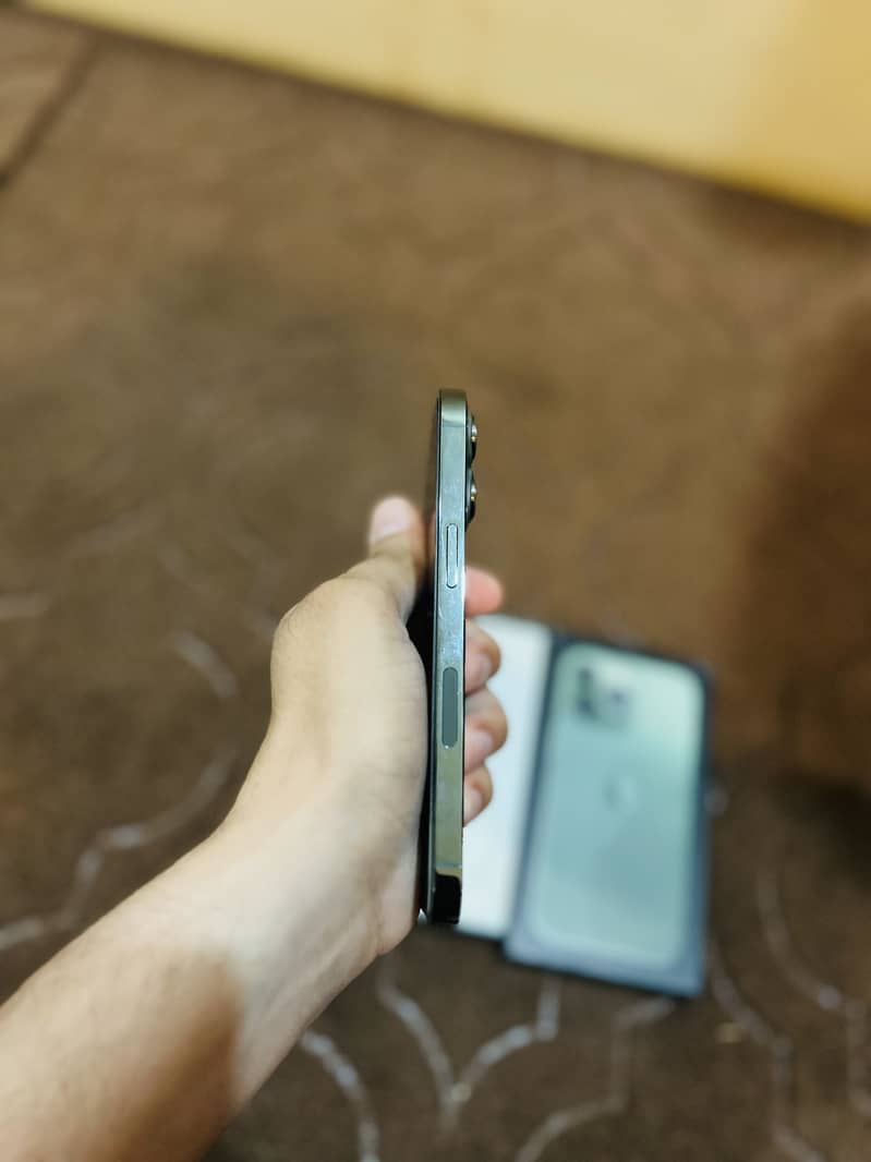 Apple iPhone 13 Pro 3