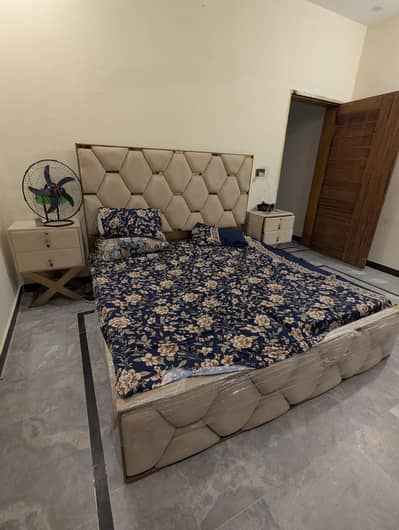 king size bed available for sale just like brand no little used
