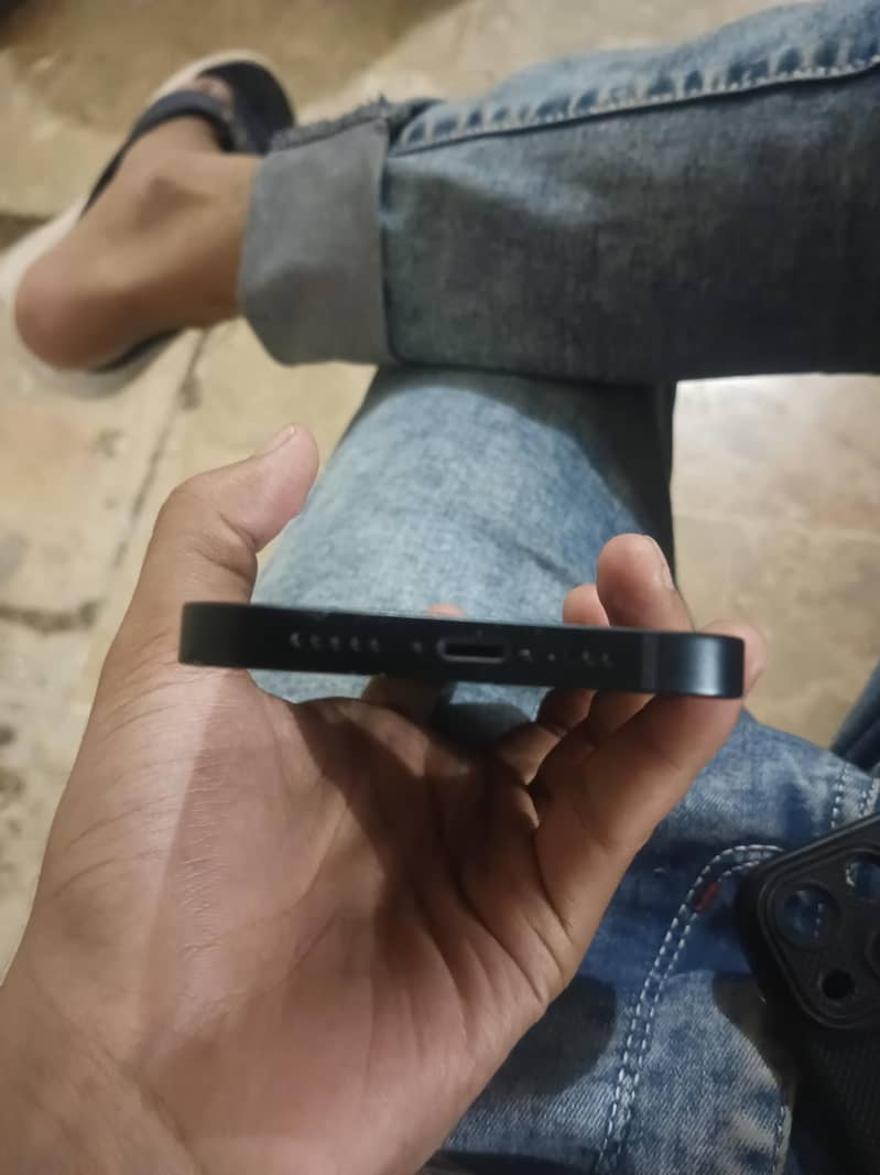 Apple iPhone 14 3