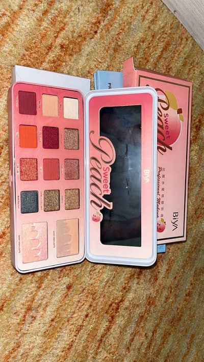 Makeup and accessories available in Bulk