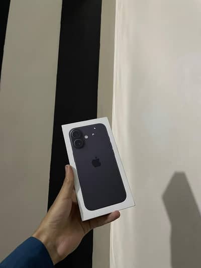 Apple iPhone 16