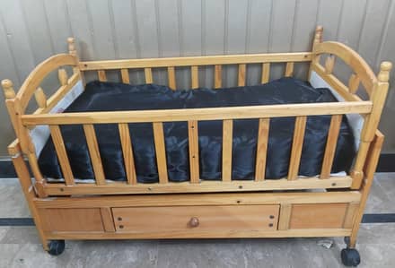 bany cot condition 8 /10 only for serious buyers