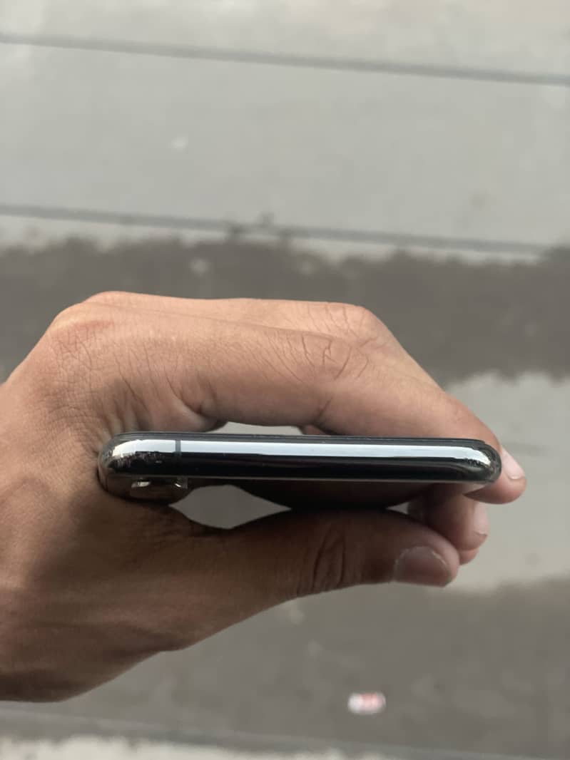 iPhone XS Max 2