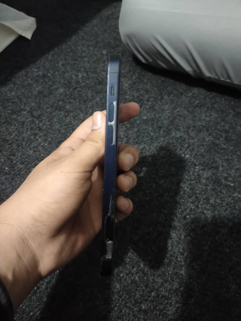 Apple iPhone 12 2
