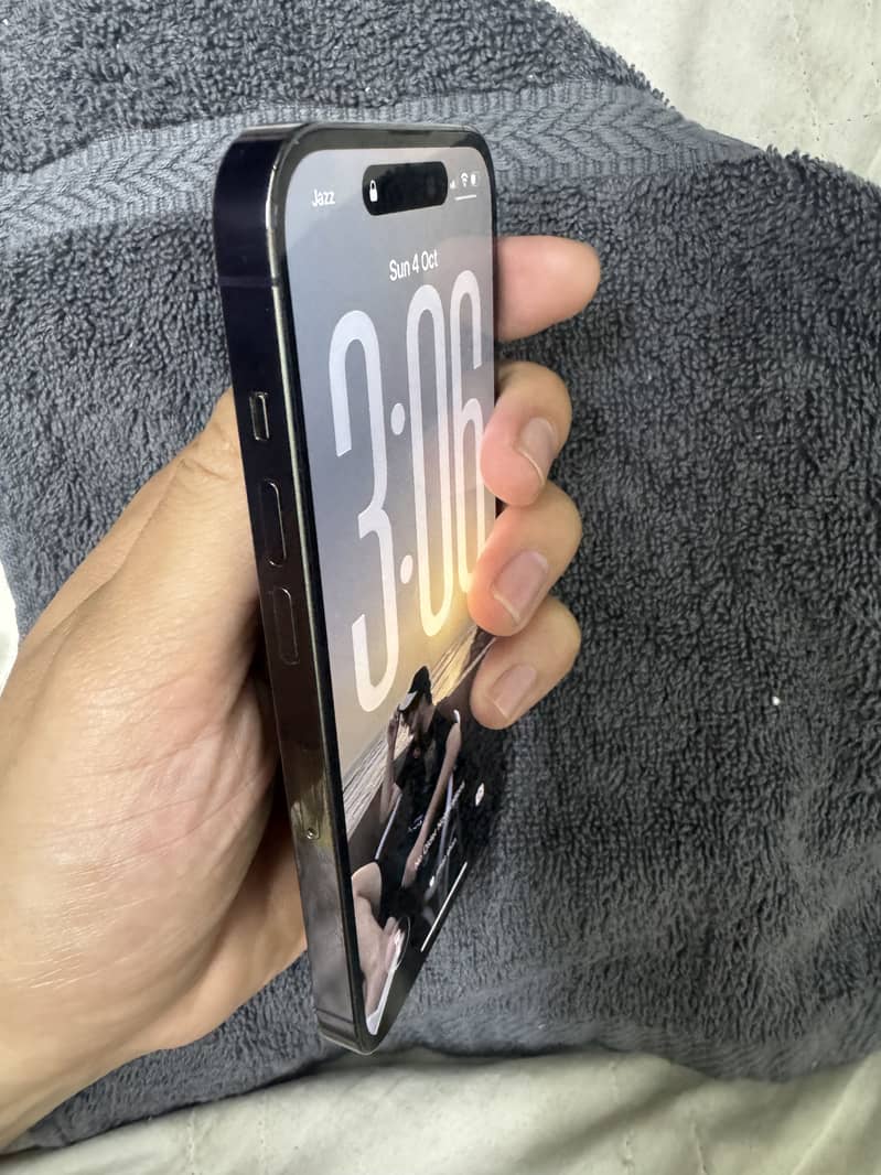 Apple iPhone 14 Pro 1